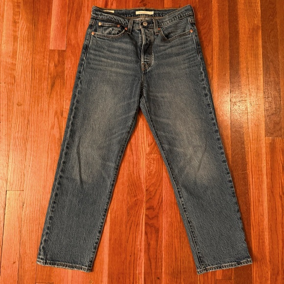 Levi's Wedgie Straight Fit Jeans - Picture 3 of 6